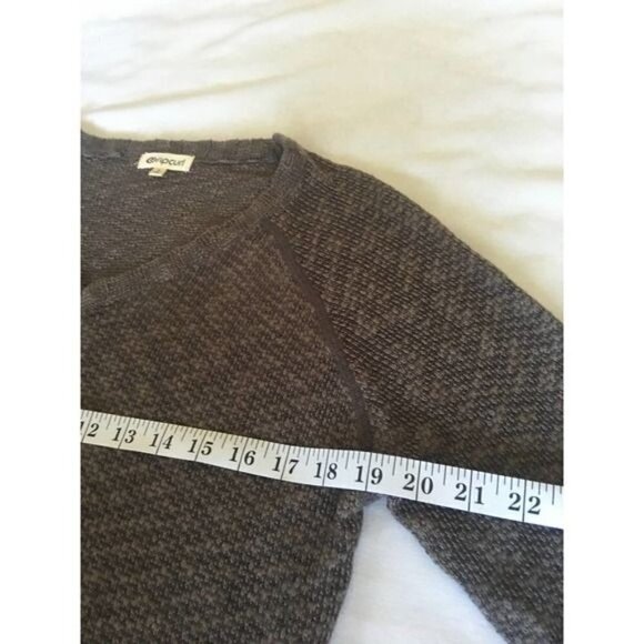Ripcurl Lightweight Sweater Size Small Long Sleeve Semi Sheer Grays with Brown - Picture 9 of 11